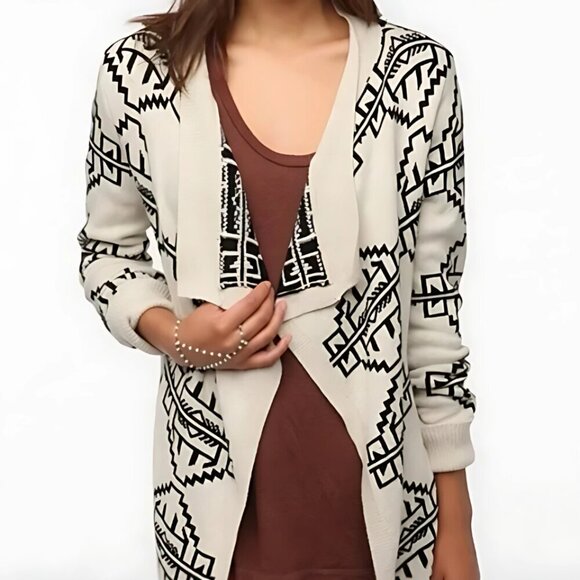 Staring at Stars Sweaters - Staring at Stars Anthropologie Urban Outfitters Aztec Sweater Open Front Duster